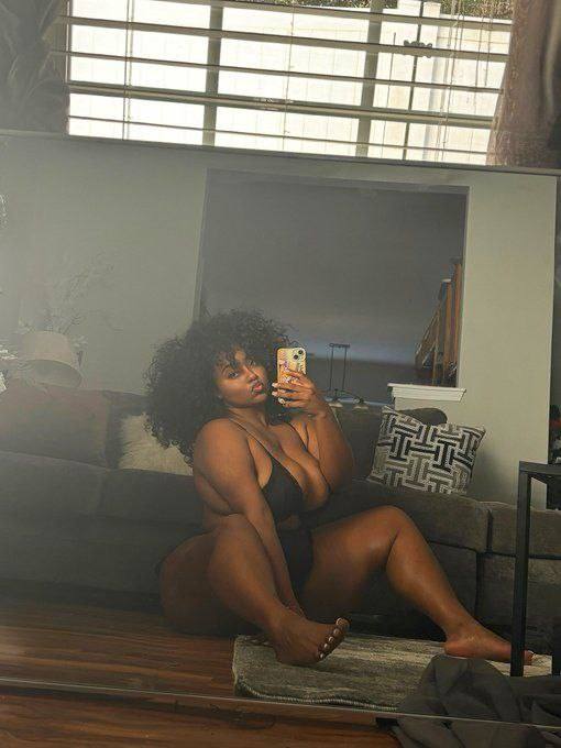 Private body rub sessions