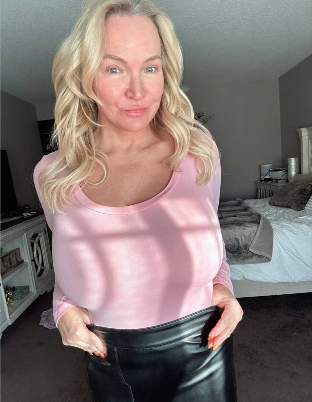 I'M AVAILABLE FOR FULL BODY RUB AND FULL SERVICE& I AM INDEPENDENT,TEXT NOW FOR AN UNFORGETTABLE EXPERIENCE