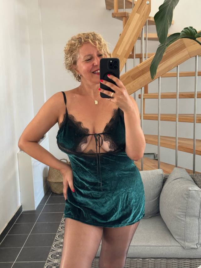 I'M A SPECIALIST & LICENSED MASSAGE THERAPIST CATERING TO MEN WHO NEED A RELAXING PROFESSIONAL MASSAGE WITH MILKY TABLE EXPER