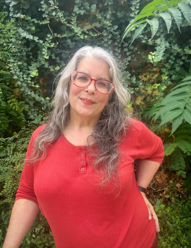 50 years old PROFESSIONAL, INDEPENDENT, MATURE MASSEUSE, I OFFER ALL KINDS OF MASSAGE\HAPPY ENDING