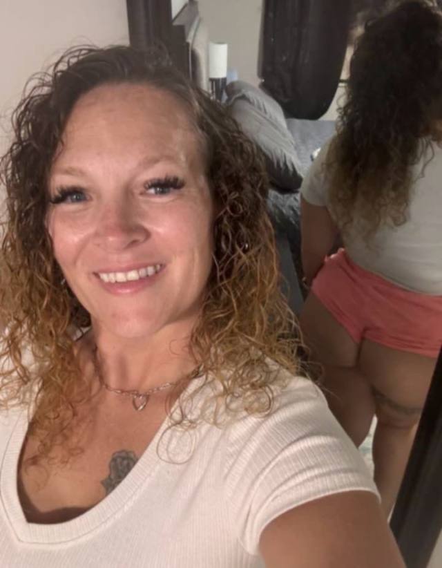 NO PAYMENT REQUIRED- SEXY SINGLE MOM FOR MEET AND FUCK AS LONG AS YOU KNOW HOW TO USE YOUR DICK 🍆🍑🍆💦.