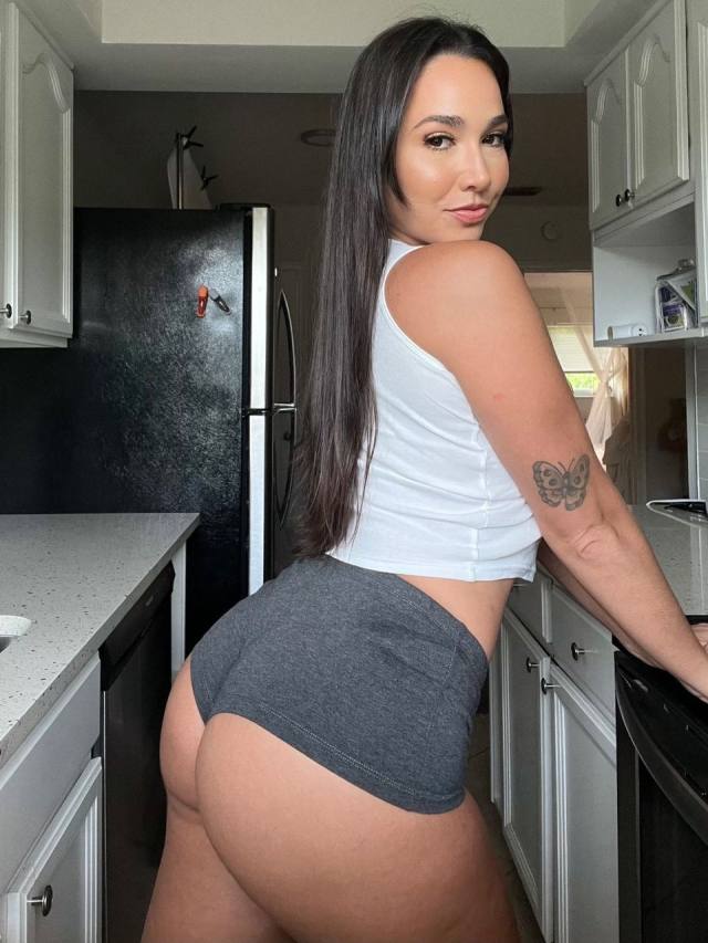 Hot 💦Pretty🥵 Mary  🍑 text my number +1 (213) 564 -7794  I’m down to have fun🍆