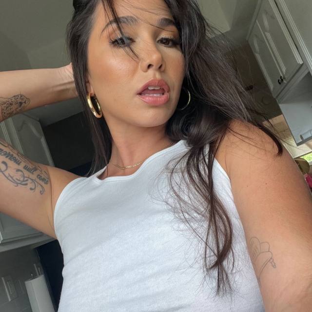 Hot 💦Pretty🥵 Mary  🍑 text my number +1 (213) 564 -7794  I’m down to have fun🍆