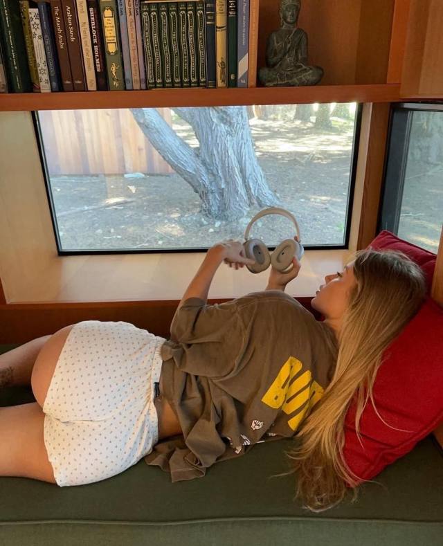 I’m available for both incall and outcall