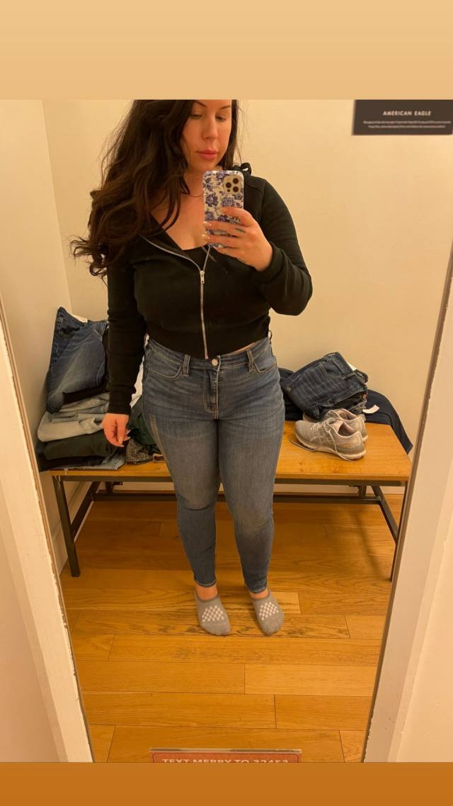 Warm, Genuine Woman Seeking Mature Gentleman 35+