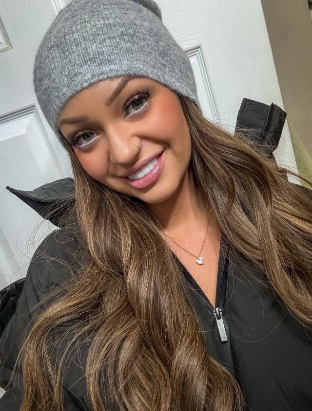 I’m a 24-year-old independent and mature masseuse who knows how to blend relaxation with intimacy. My touch is warm, soothing