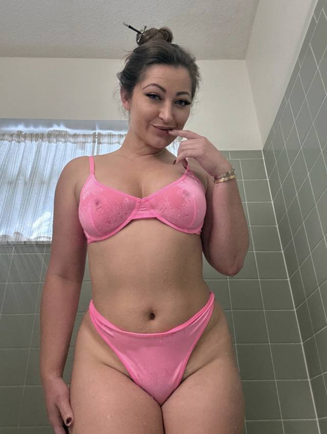NO PAYMENT REQUIRED- SEXY SINGLE MOM AVAILABLE FOR MEET AND FUCK AS LONG AS YOU KNOW HOW TO USE YOUR DIVK 🍑🍑💦💦