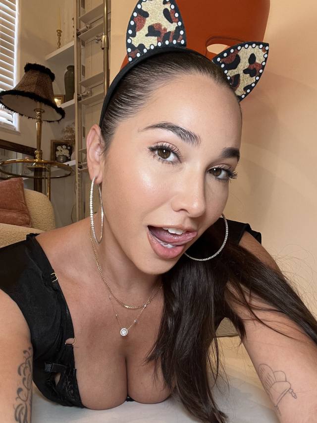 Hot 💦Pretty🥵 Mary  🍑 text my number +1 (213) 564 -7794  I’m down to have fun🍆