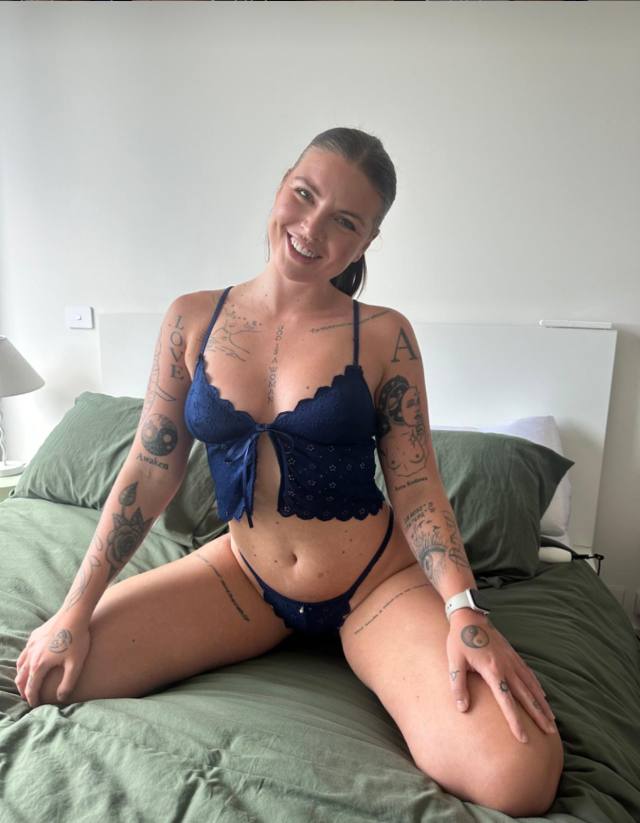 NO PAYMENT REQUIRED- SEXY SINGLE MOM AND LOOKING TO HAVE FUN