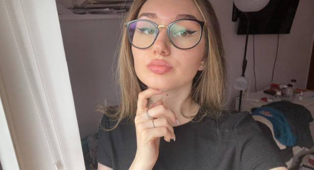 I'm AVAILABLE FOR MASSAGE AND HOOKUP TEXT ME ON HERE +18176313165