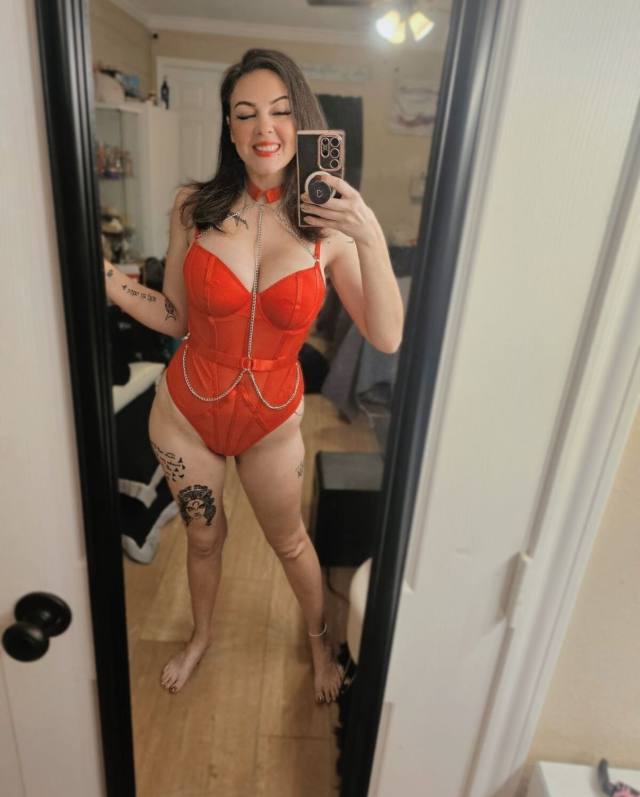 I ACCEPT PAYMENT IN PERSON no Bullshit AM NEW IN TOWN WE CAN WORK FOR REGULAR