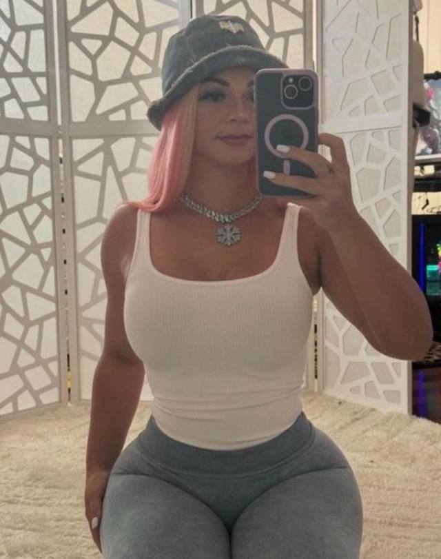 DON'T GET RIPP OFF WITH ADVANCE PAYMENT ❤️💯 I’M 100% REAL 💯 I TAKE PAYMENT IN PERSON 💘. NAUGHTY FUN💋 SWEET IN THE MIDDLE