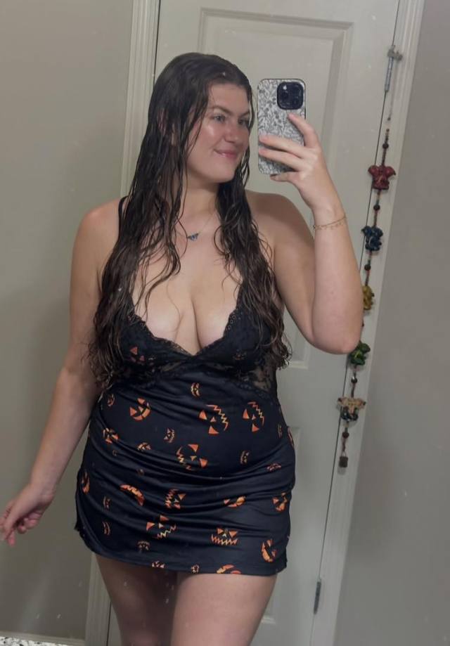 I AM AVAILABLE FOR FUN 24/7😍💦