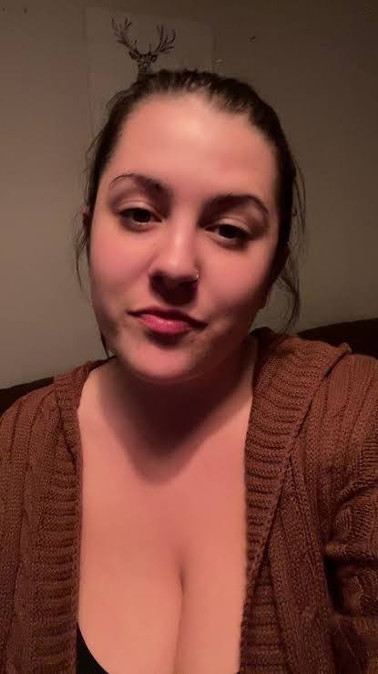 Curvy 25F Caramel Queen – Real Pics, Real Fun, Meet Tonight!