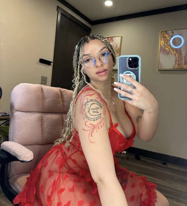 Rippers and cops should get off my page🧸🥴. I’m done being ripped off with fake $$ bills and locked up. I don’t scam 😢🥵people