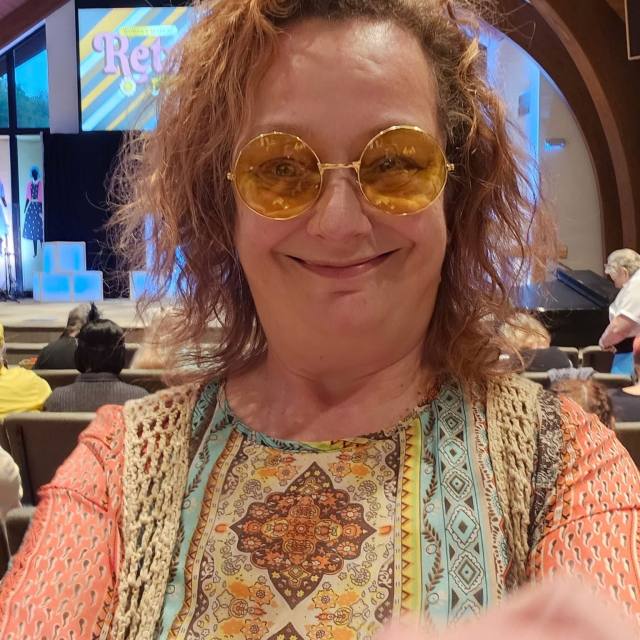 Looking for a mature man who can keep secrets and have fun on our free Time 4022088857