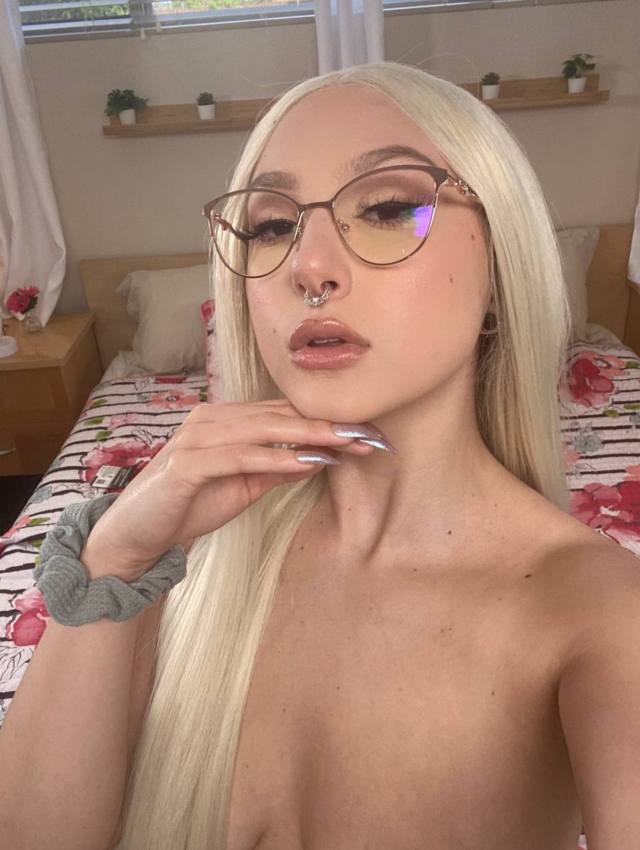 I'm Karla, I'm available for meetup fun text on +1 (920)-798-5517 also text via WhatsApp ‪+1 (530) 321‑5610‬ add me on Telegr