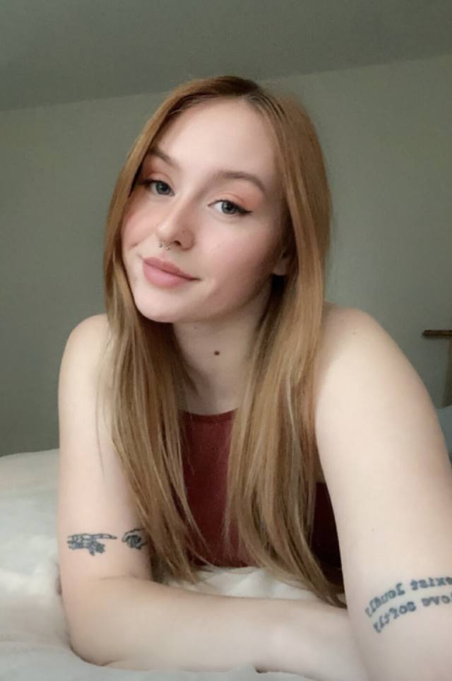 SEXY RED HEAD🔥, LATE NIGHT/EARLY MORNING FUN. I OFFER ALL KINDS OF SERVICES, BBJ, GFE, MASSAGES TOO. PAYMENT ON ARRIVAL