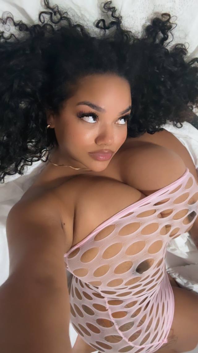 i’m a professional bodyworker i’m available for full body massage and hookups including Milking table services text me up🍆💦🍑