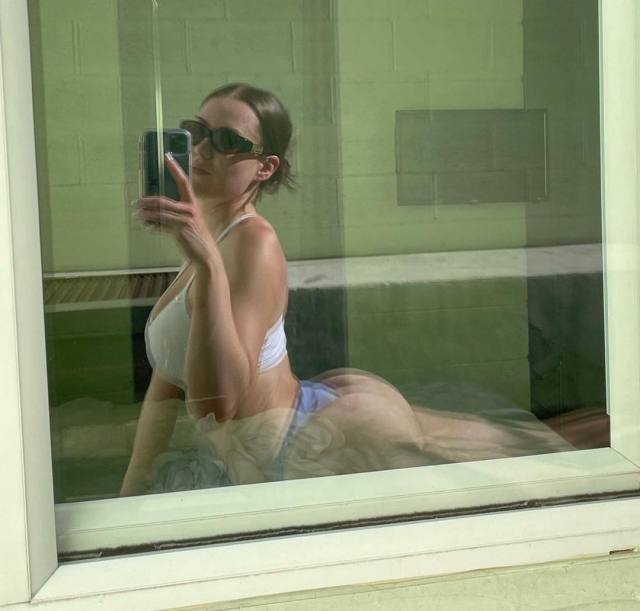 AVAILABLE FOR INCALL AND OUTCALL SERVICES