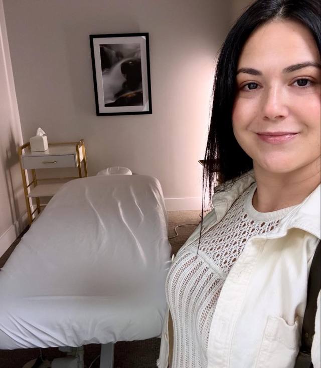 Hello, I’m Linda Suzi Britt and I have over 20 years experience as a massage therapist. WhatsApp: (730)242-8113 Telegram: (73