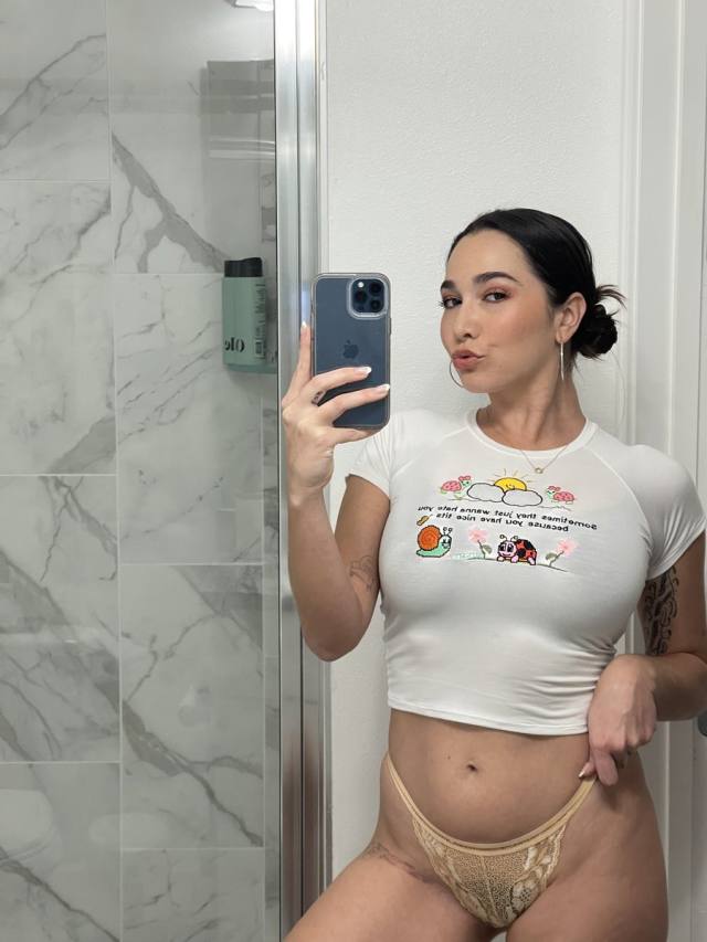 I’m available for both incall and outcall service kindly send a text