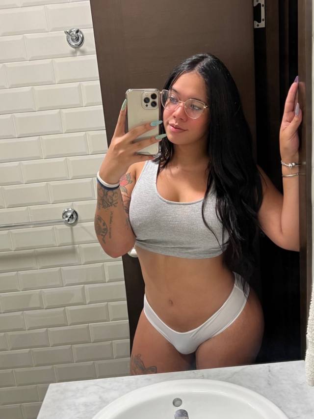 Available for hookup and massage and I sell nasty videos with FaceTime fun at cool rate 🥰🥰🥰