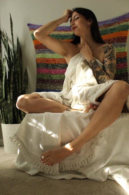 im a 23-year-old independent and mature masseuse who knows how to blend relaxation with intimacy. My touch is warm, soothing,