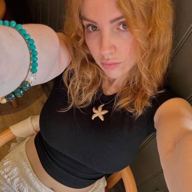 im a 23-year-old independent and mature masseuse who knows how to blend relaxation with intimacy. My touch is warm, soothing,