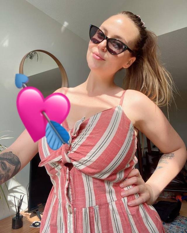 I DO NOT CHARGE  "Hot & Sweet: A Fun Mom's Search for Exciting Romance. I want a good eater" I JUST WANNA FUCK !!