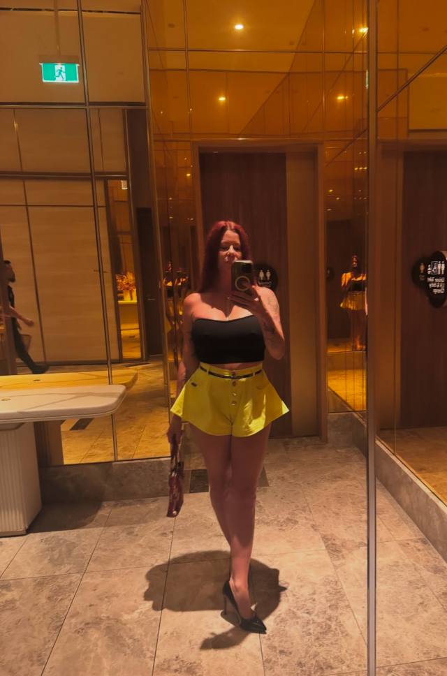 𝐯𝐞𝐫𝐢𝐟𝐢𝐞𝐝 ✔️™️®️ Private Indulgence with a Dangerous Twist Desire” Flawless Figure, Naughty Mind – What Are You Waiting For?”•