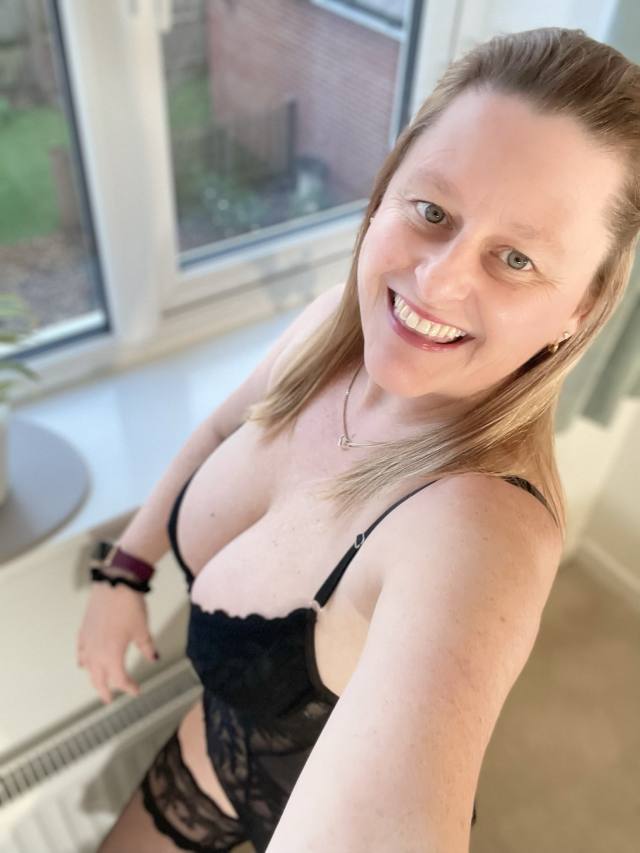 I’m a licensed massage therapist specializing in providing men with a deeply relaxing, professional, and restorative massage