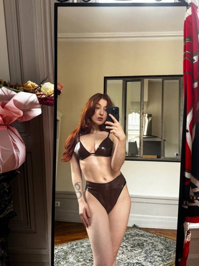 💦 hi daddy, I accept my payment in person… I squirt a-lot with the biggest tits ever💦I need you come fuck me and make me say