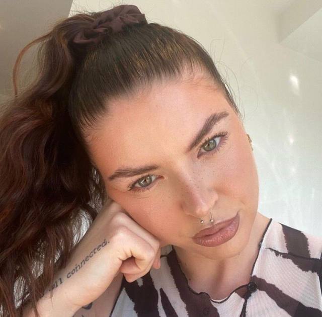 I’M VERY MUCH AVAILABLE TONIGHT FOR HOOKUP. I DO MEETUPS , MASSAGES , SELL KINDS OF DRUGS, PILLS AND WEED!TEXT: 17862849357