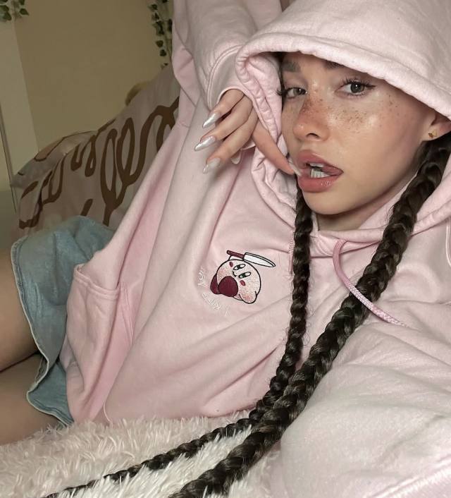 Hello gentlemen, I’m sweet and gentle, offering an unforgettable experience. Top-quality service at affordable rates. Mature,