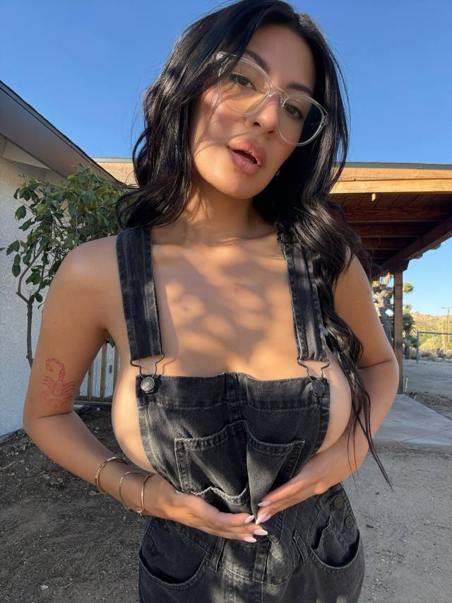 I'M AVAILABLE🥰HIT ME UP FOR MASSAGE💦,SEX MEETUP 🍆💋BODY RUB🍑@CHEAP PRICES😍, INCALL/OUTCALL💋