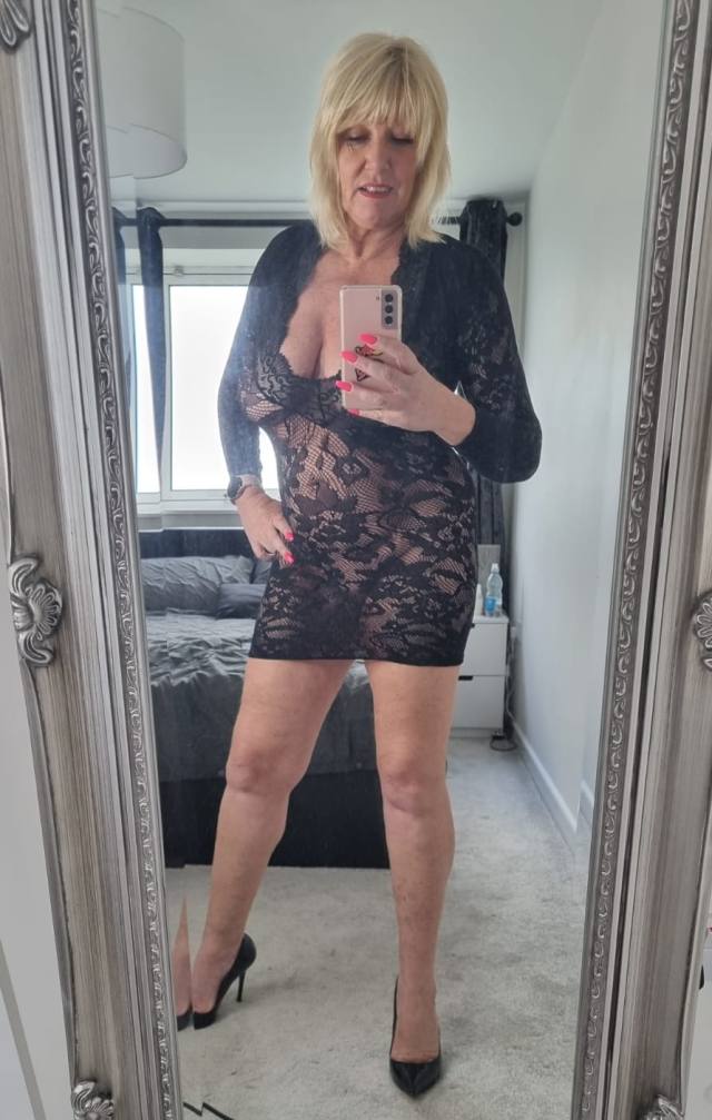 naughty oldies nympho to fulfilled your bucket list 😈 Big mama 🫩