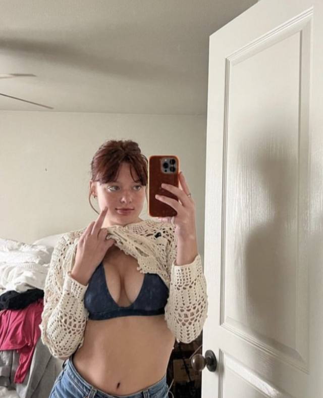 NO PAYMENT REQUIRED- SEXY SINGLE MOM AVAILABLE FOR MEET AND FUCK AS LONG AS YOU KNOW HOW TO USE YOUR DIVK 🍑🍑💦💦🍆