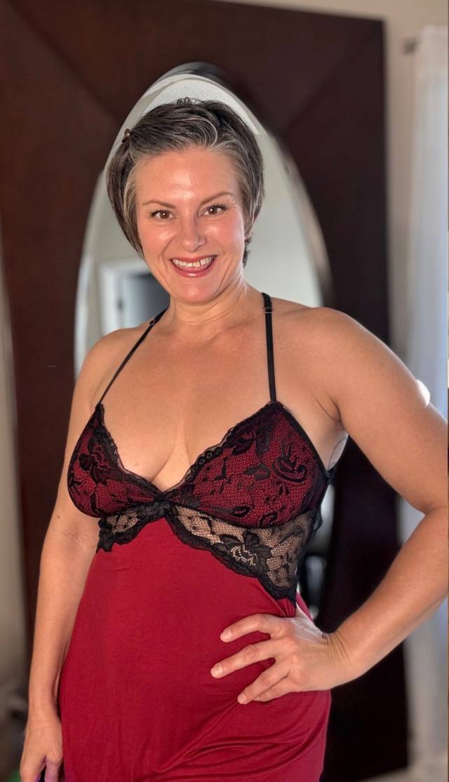 MERRY CHRISTMAS Sweetie 💦 I OFFER MISSIONARY👅NURU HOT- STONE 😻DEEP TISSUE🧊SWEDISH 🥂 FULL-BODY🍑UNDRESS 😻 HAPPY ENDINGS