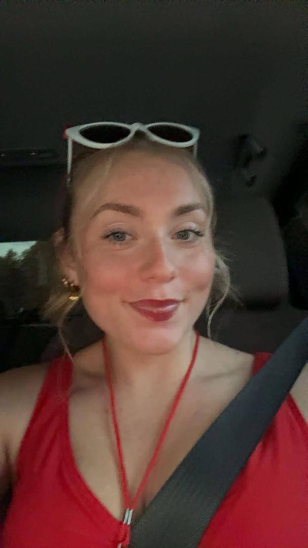 Someone who can be thrilling I don't care about his age, but he's generous enough.