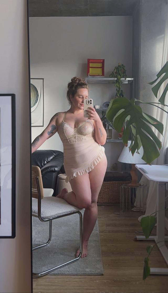 I’m hot and ready to be fucked....HIT ME UP