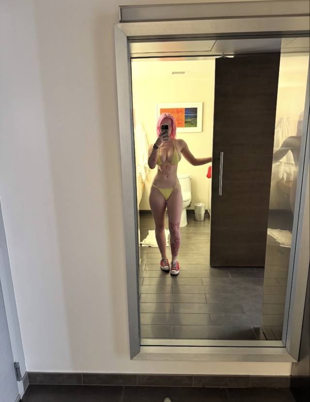 Hi 👋, I am pinky and I am available tonight🍆💦🍑.