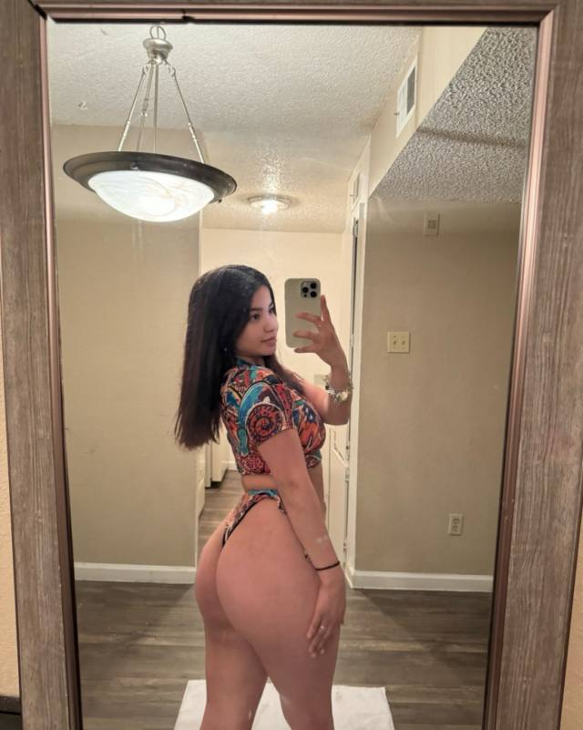 Latino Real licensed therapist I’m a naughty squirter I give full body massage with sex and blow job🍆🍑💦