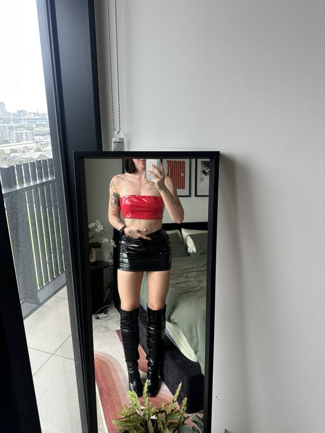 I’m available for hook up ready to cum on your face