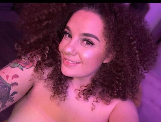 Escort available for meetup , girlfriend experience …,I’m open to anything except inflicting pain