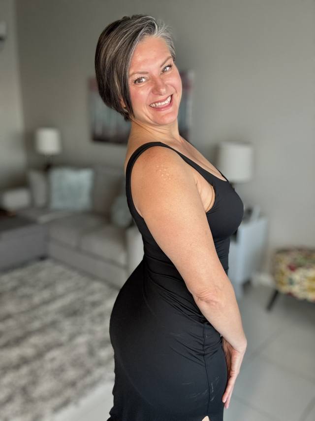 Happy New YEAR Sweetie 💦 I OFFER SENSUAL 👅NURU HOT- STONE 😻DEEP TISSUE🧊SWEDISH 🥂 FULL-BODY MASSAGE 🍑UNDRESS 😻