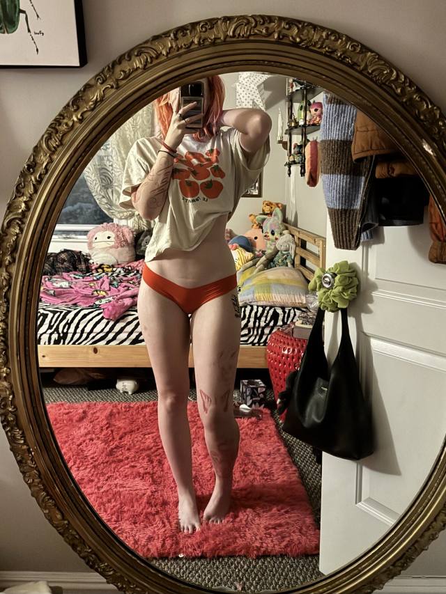 Hey 👋 a night owl here so hit me up let’s hookup 🍑🍆💦