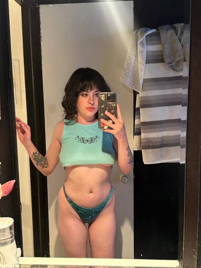 Available for both incall and outcall service Sell nasty video🍑🍑💦