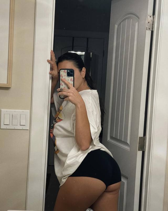 FRIENDS WITH BENEFITS NEEDED