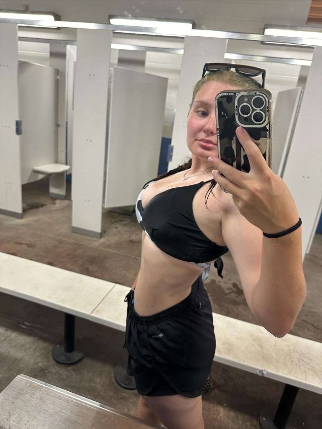 I accept payment in person 5722168878 selling videos and FaceTime fun and I do sell party favors 🫦🍑💦